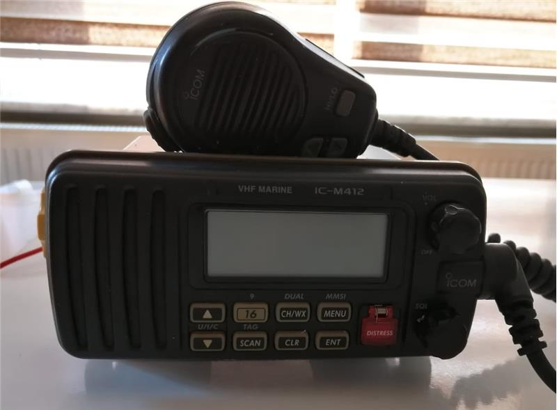 ICOM IC-M412