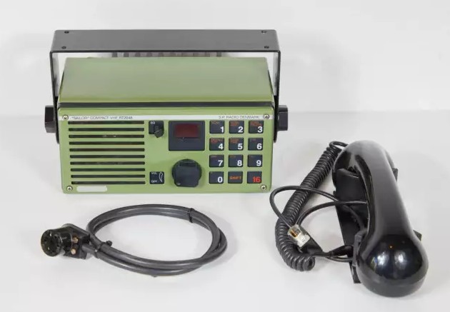 SAILOR COMPACT RT-2048 VHF