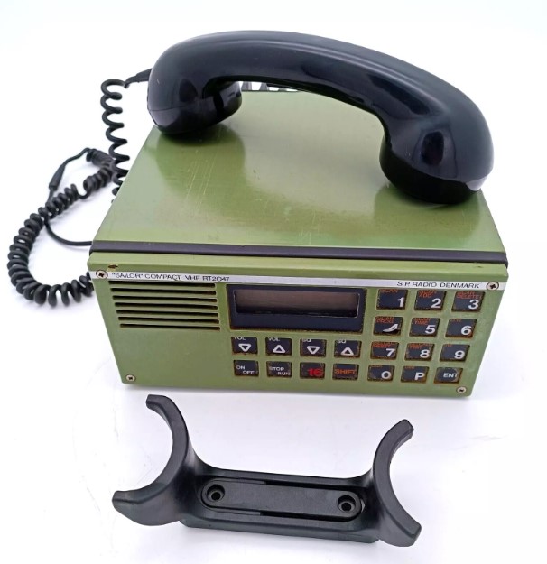 SAILOR RT 2047 VHF