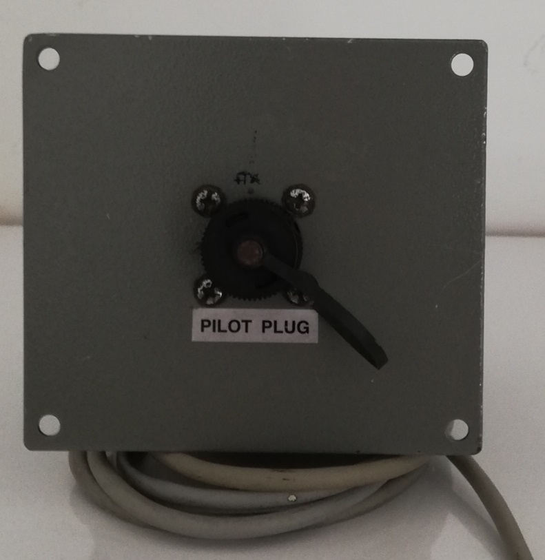 AIS PILOT PLUG